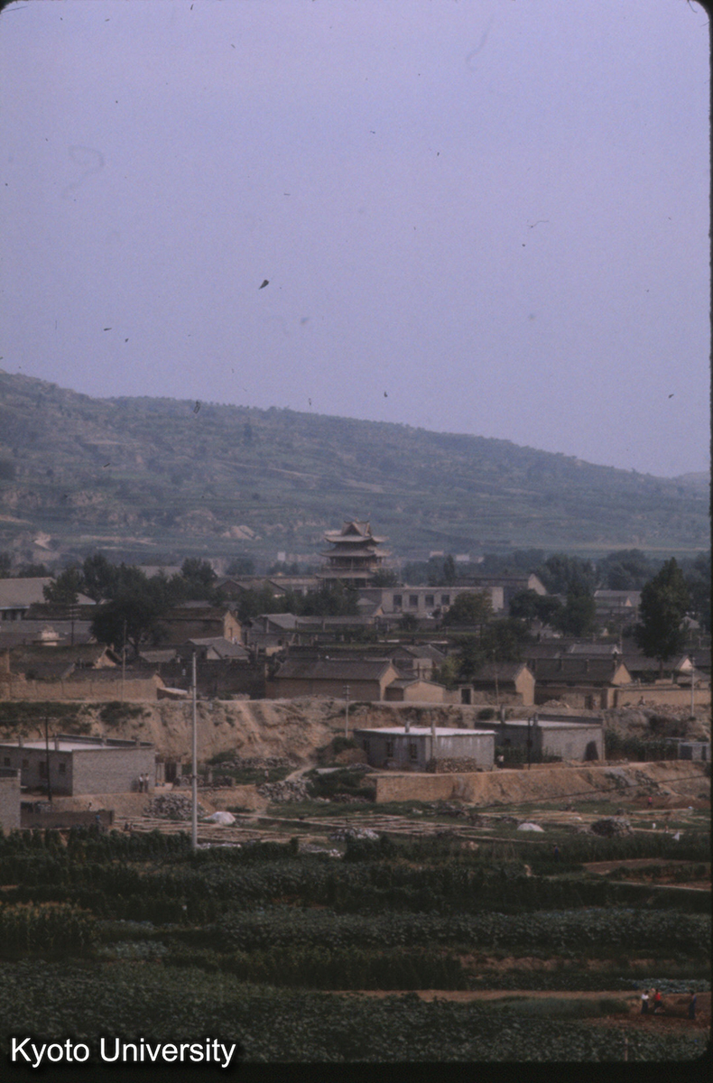 47-8_隰県 小西天より鼓楼を望む (1)