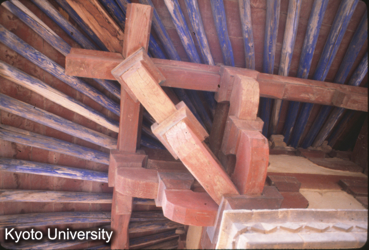 50-30_苪城 五龍廟正殿 転角鋪作 (1)