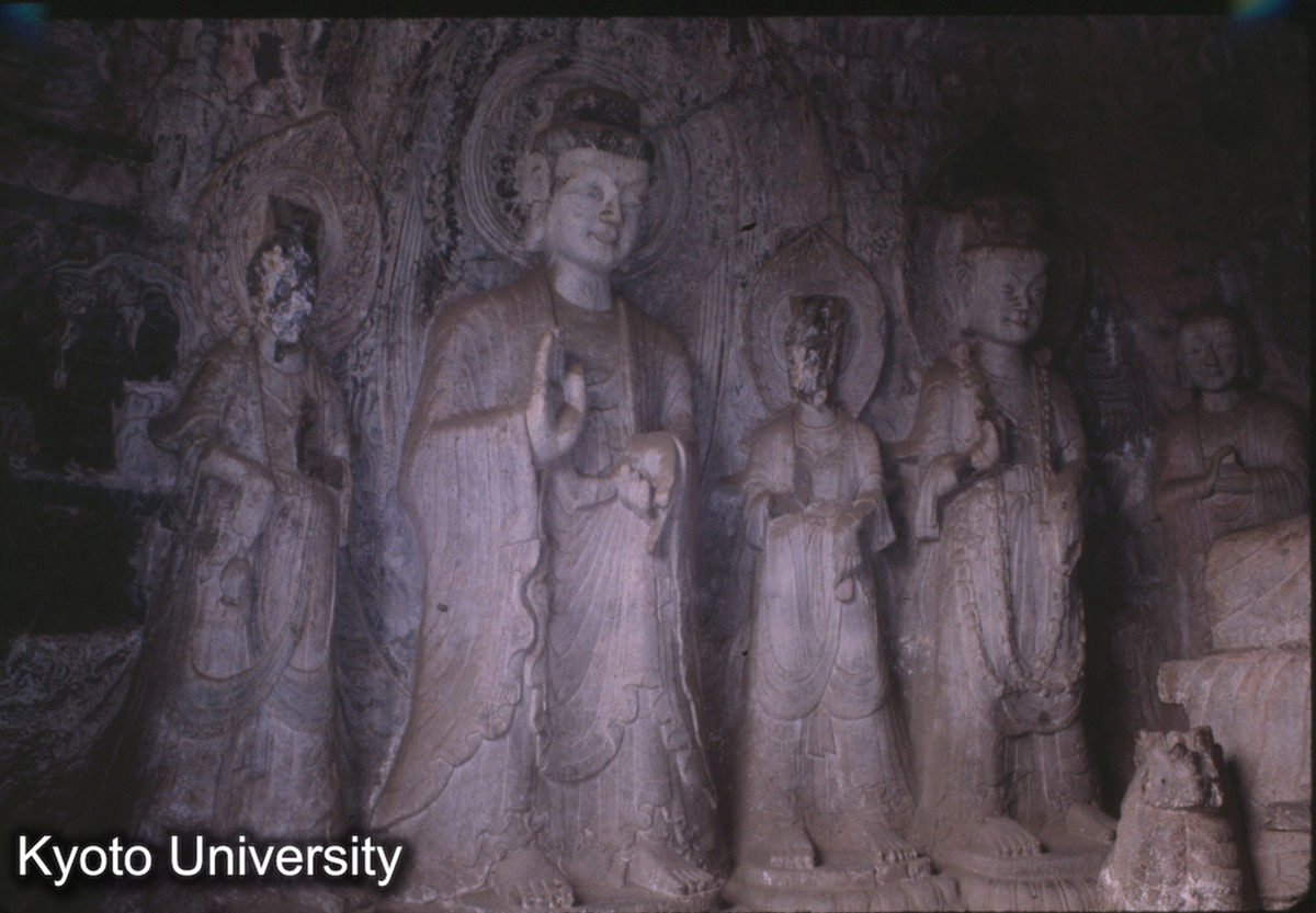 51-22_龍門 賓陽中洞 立仏 (1)