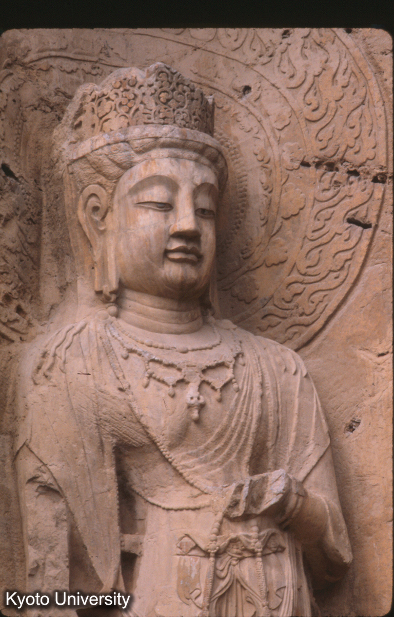 52-9_龍門 奉先寺 右脇侍菩薩 (1)