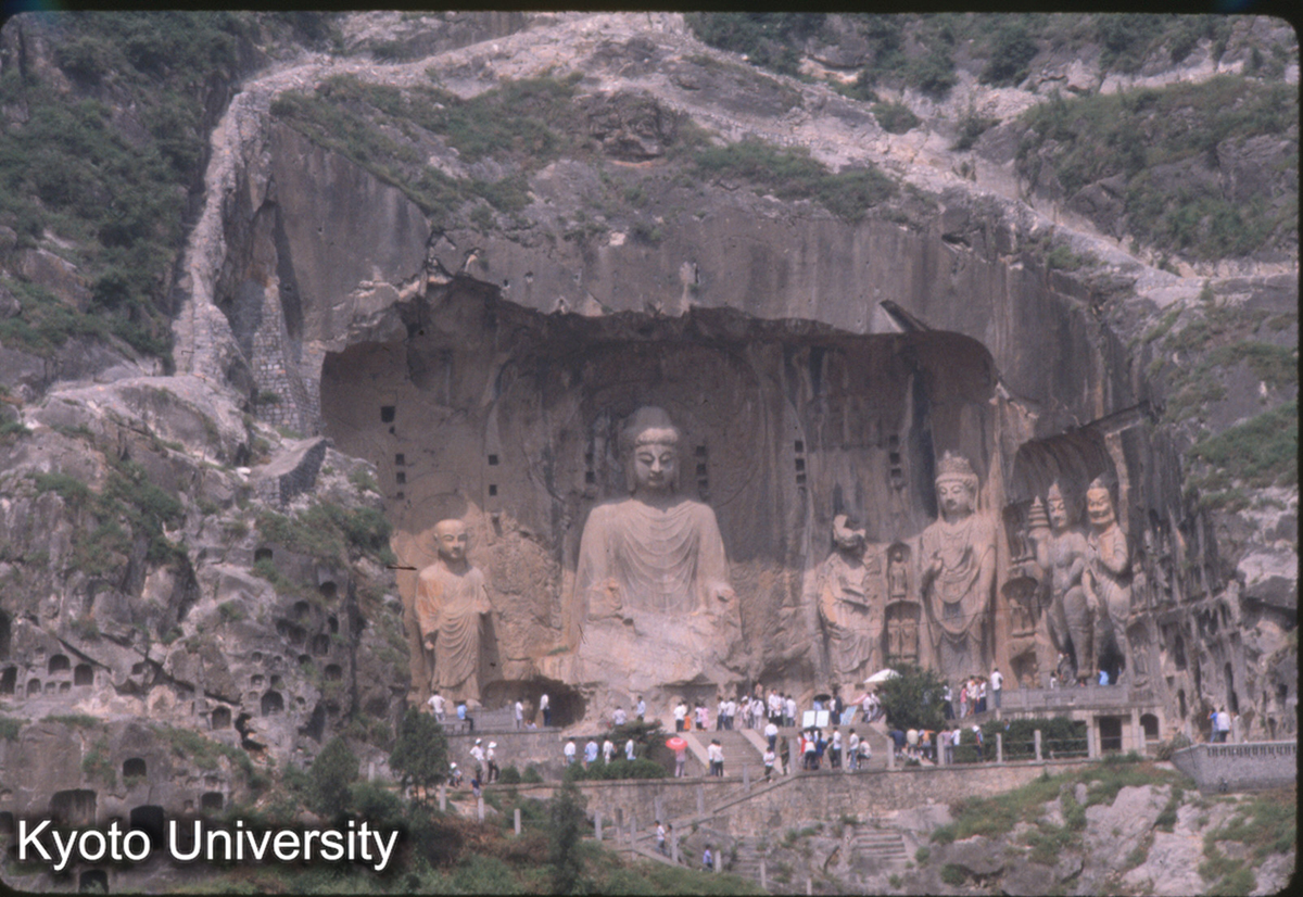 52-21_龍門 奉先寺遠景 (1)