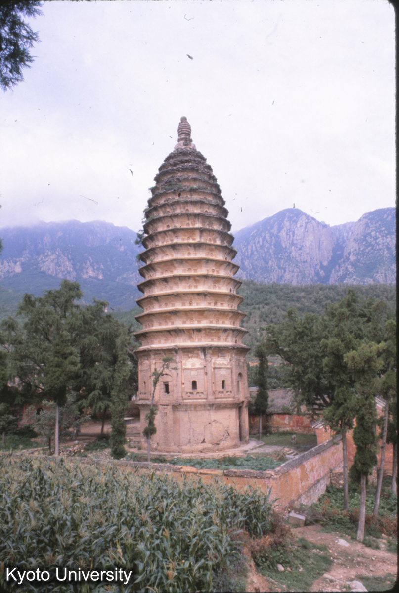 55-1_登封 崇岳寺塔 (1)