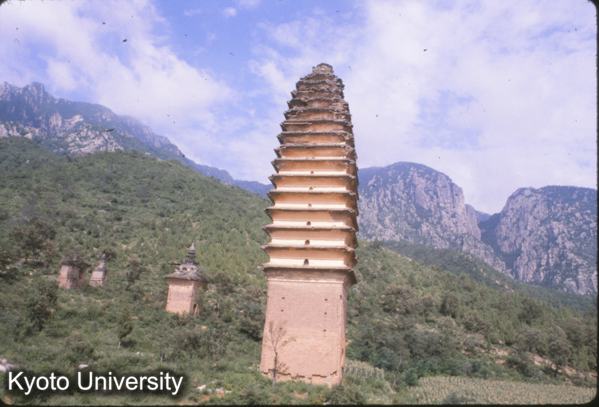 55-29_嵩山 法王寺 十五層塔 (1)