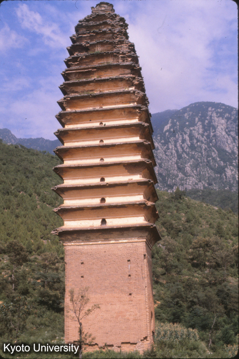 55-30_嵩山 法王寺 十五層塔 初唐? (1)