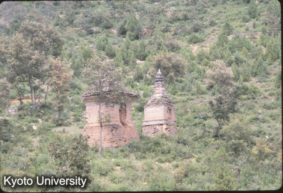 56-8_嵩山 法王寺 単層墓塔（E.S） (1)