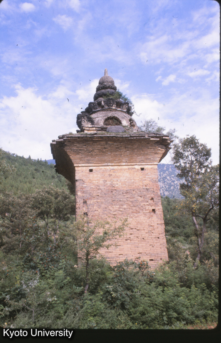 56-13_嵩山 法王寺 単層墓塔（SE） (1)