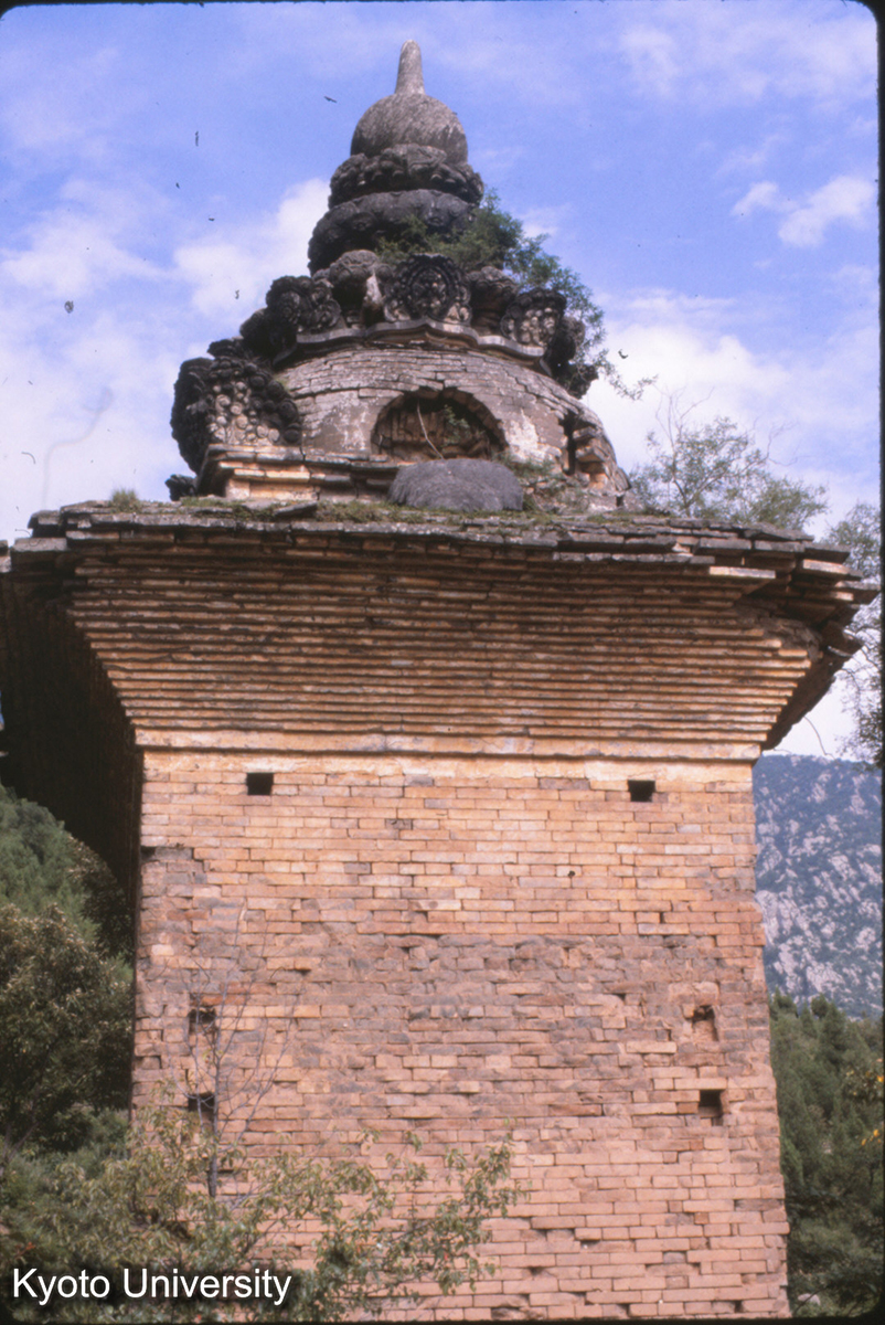 56-14_嵩山 法王寺 単層墓塔（SE） (1)
