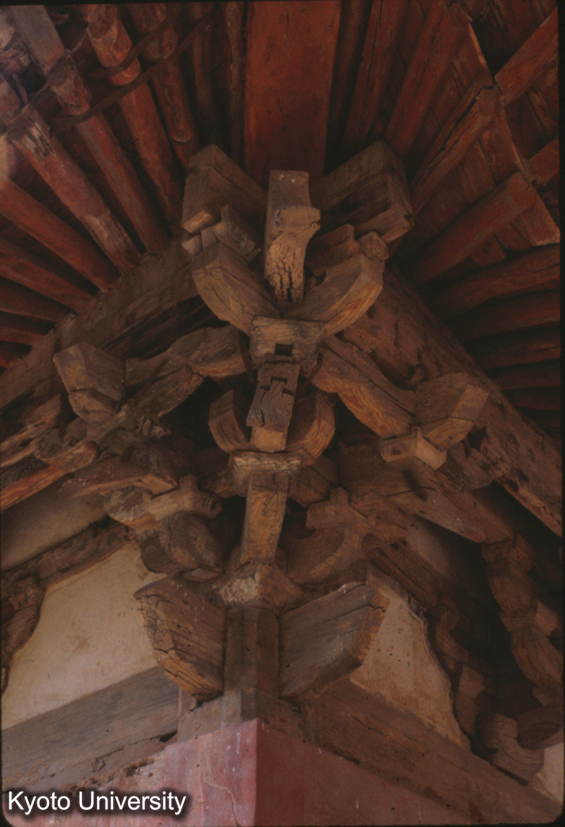 57-35_少林寺 初祖庵大殿 転角鋪作 (1)