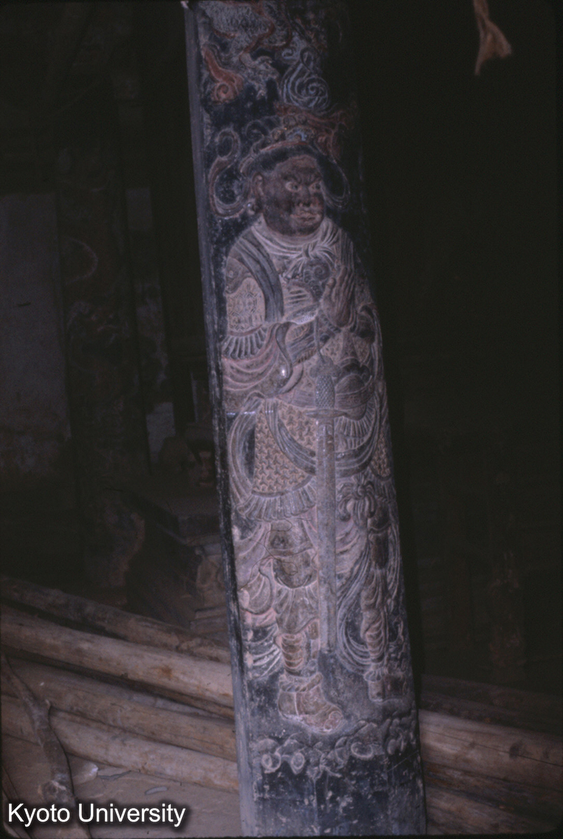 58-10_少林寺 初祖庵大殿 内部の柱 (1)