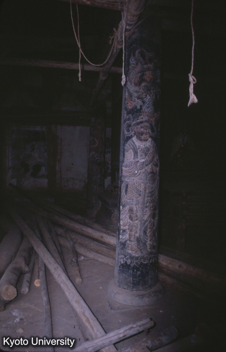 58-11_少林寺 初祖庵大殿 内部の柱 (1)