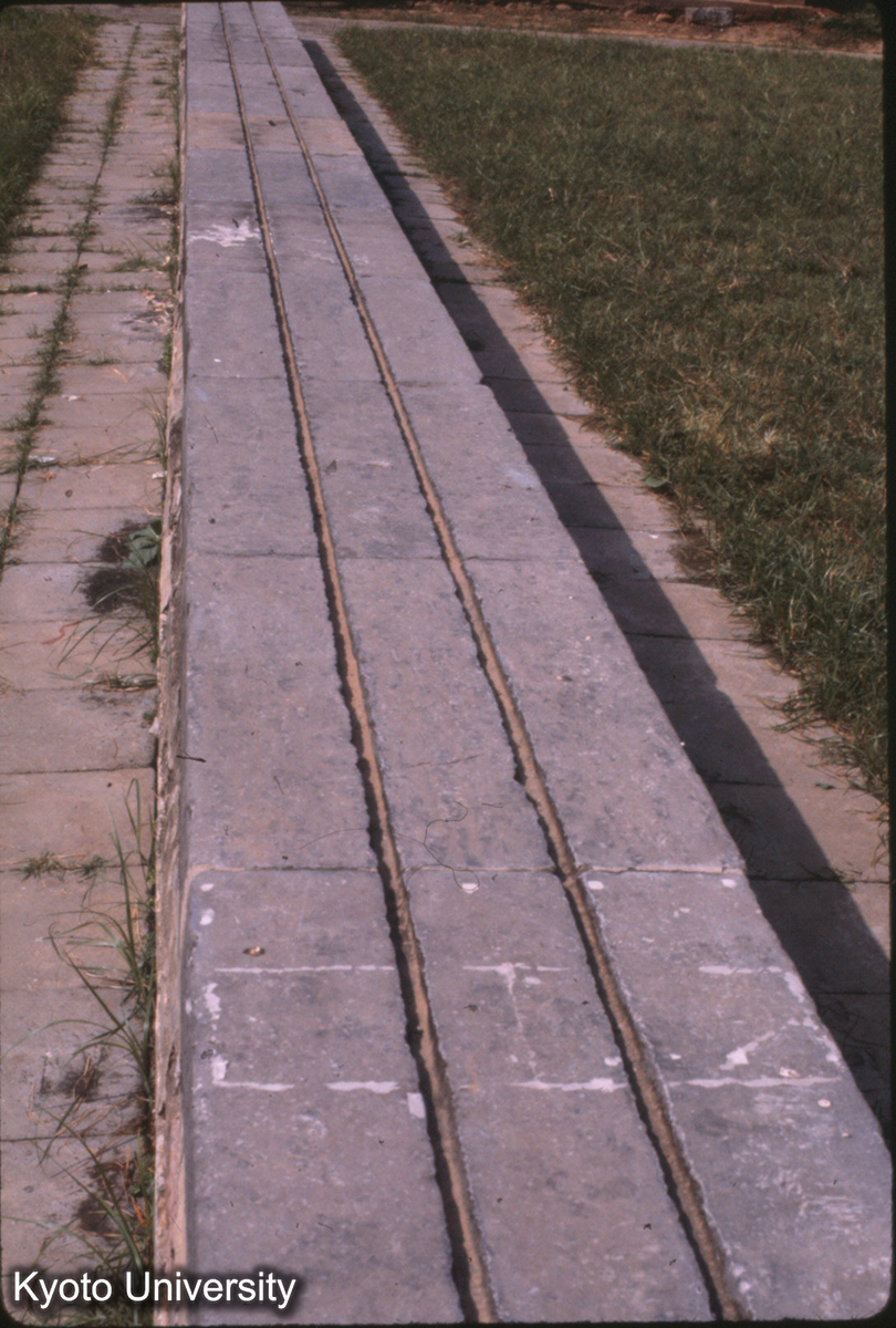 59-36_告成 観星台 量天尺 (1)