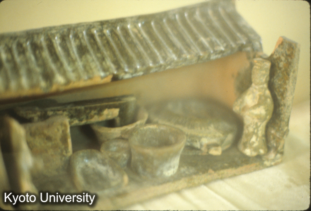 66-12_緑釉陶磨房 東漢 霊宝出土（河南省博物館） (1)