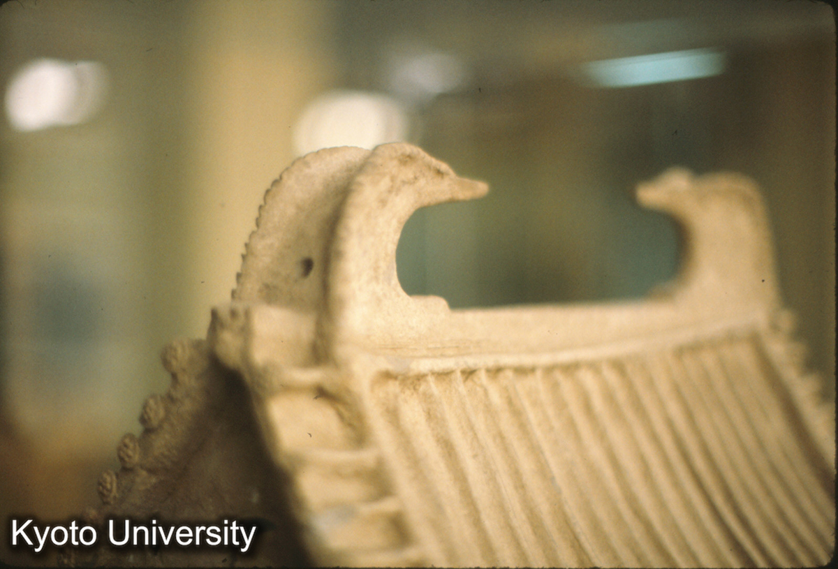 66-19_隋代陶房 洛陽出土 鴟尾（河南省博物館） (1)