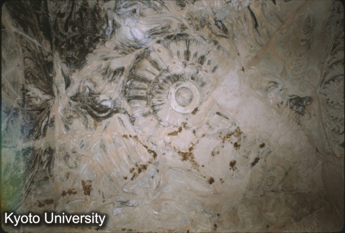 67-27_鞏県石窟 蓮華藻井 (1)