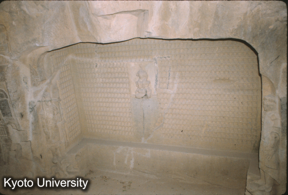 67-28_鞏県石窟 第6窟千尊龕 唐 乾封（666-8） (1)