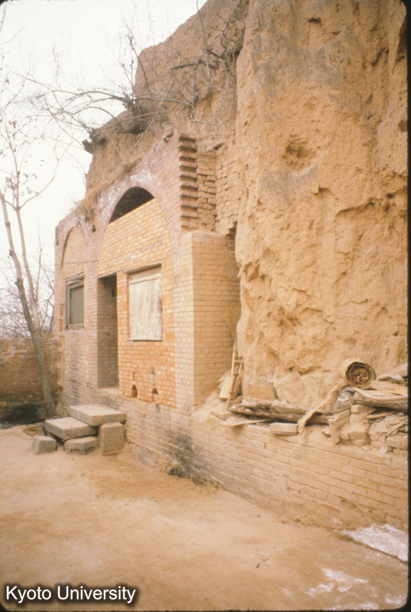 71-2_鞏県康百万付近 一般の窯洞 立面 (1)