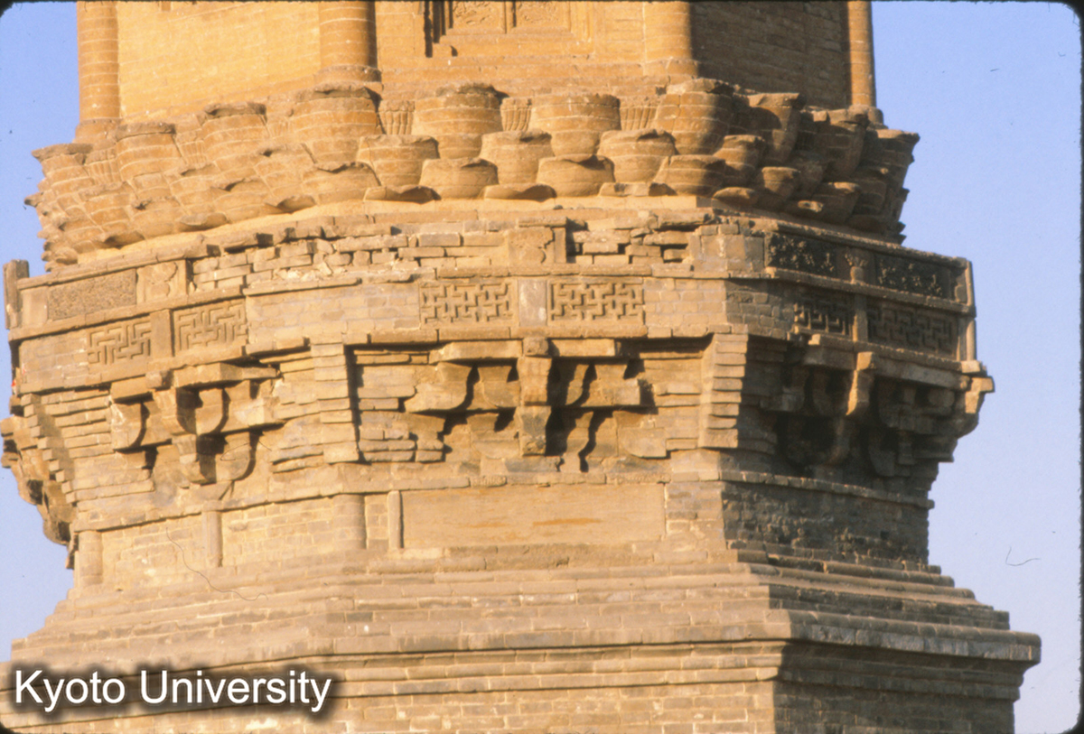 74-32_正定 臨済寺清塔 基座蓮弁と平坐 (1)