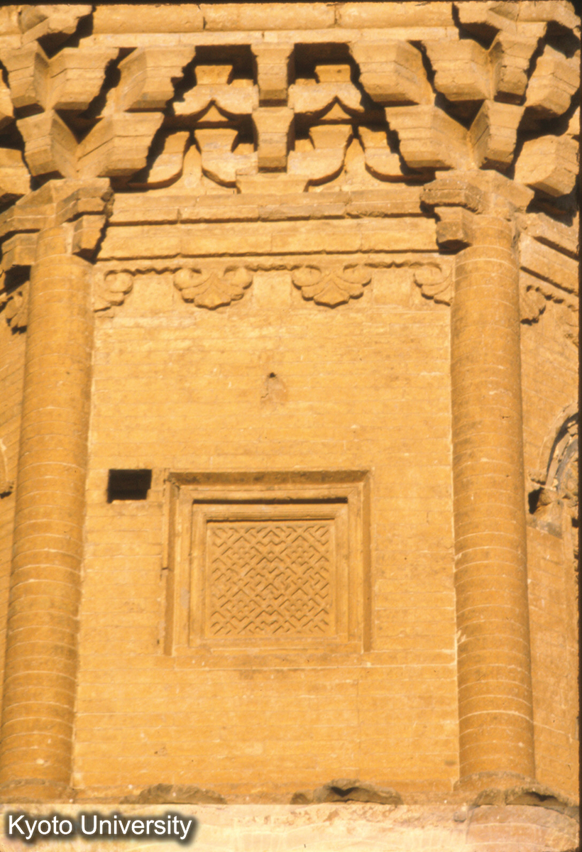 74-34_正定 臨済寺清塔 斗栱 槅扇 (1)