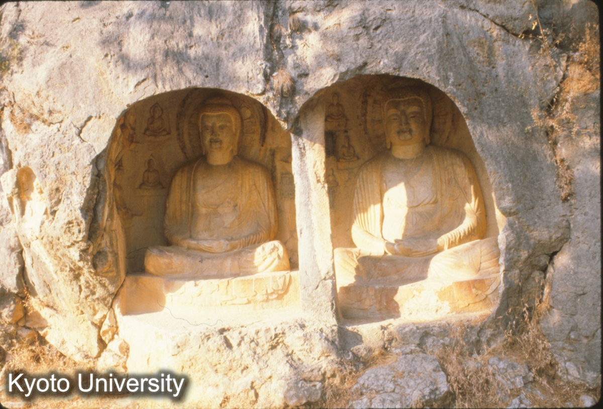 75-24_歴城 神通寺千仏崖 (1)