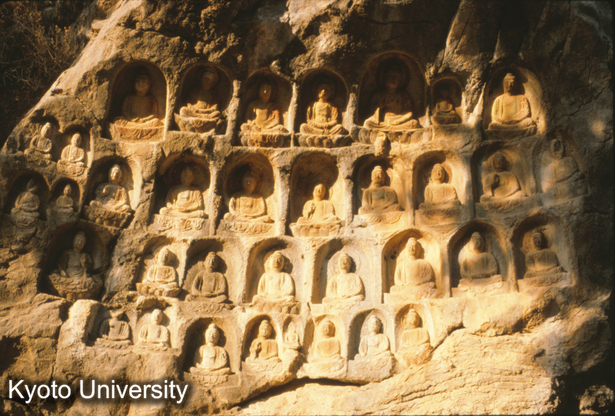 75-27_歴城 神通寺千仏崖 小仏龕 (1)