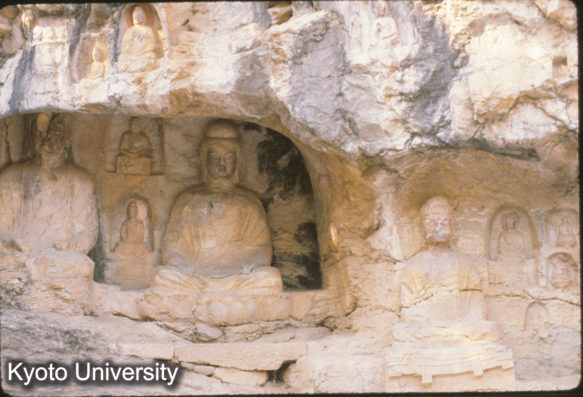 75-33_歴城 神通寺千仏崖 (1)