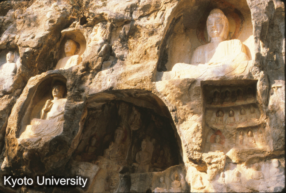 75-34_歴城 神通寺千仏崖 (1)