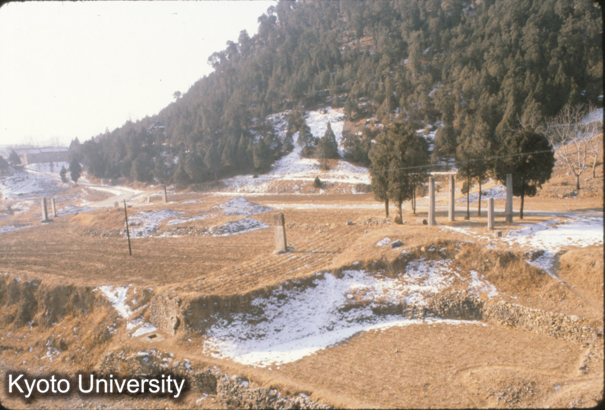 76-17_歴城 神通寺址 17獅 八角石柱,碑 (1)