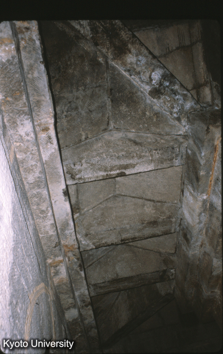 76-32_歴城 神通寺四門塔 梁架 (1)