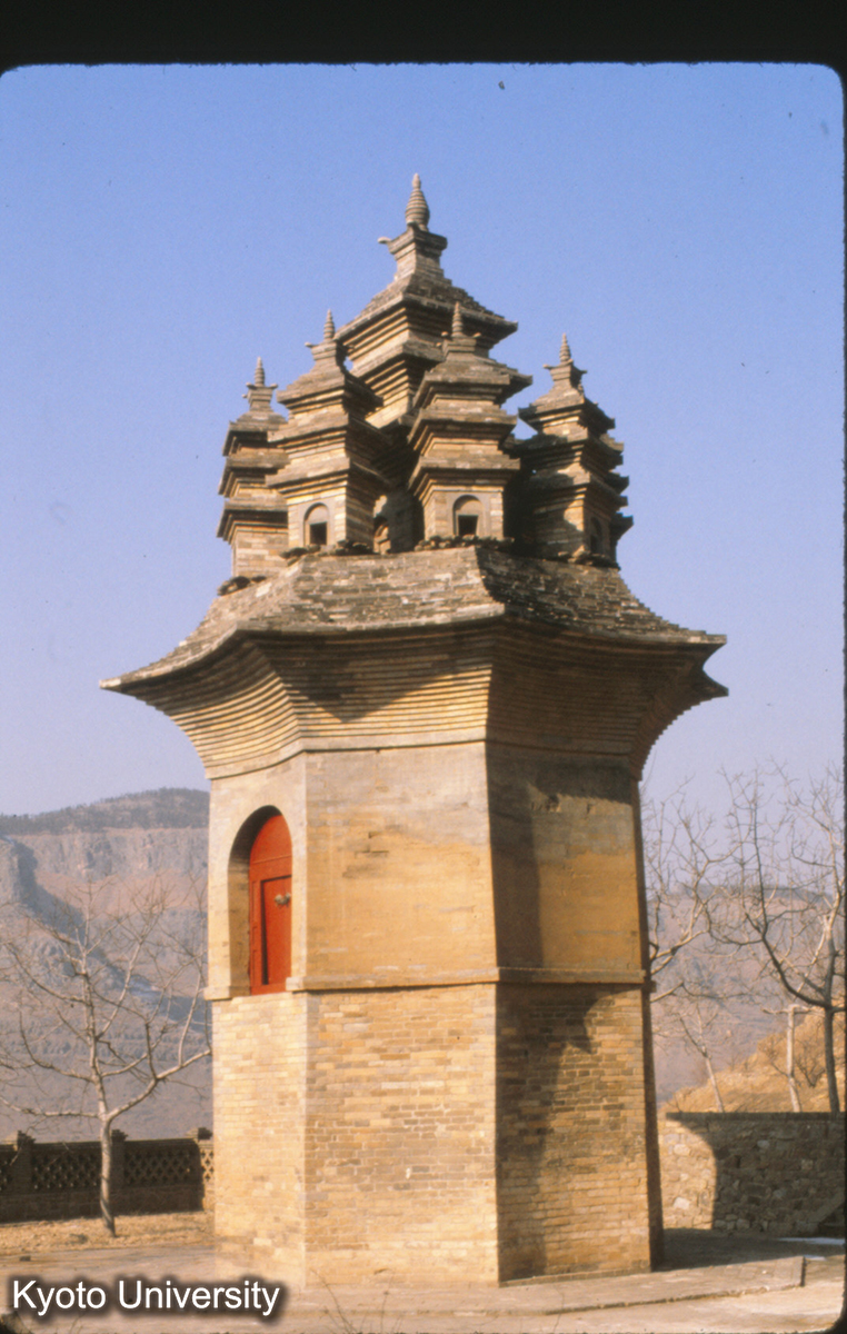 77-2_柳埠 九塔寺九頂塔 唐 大暦（766-79） (1)