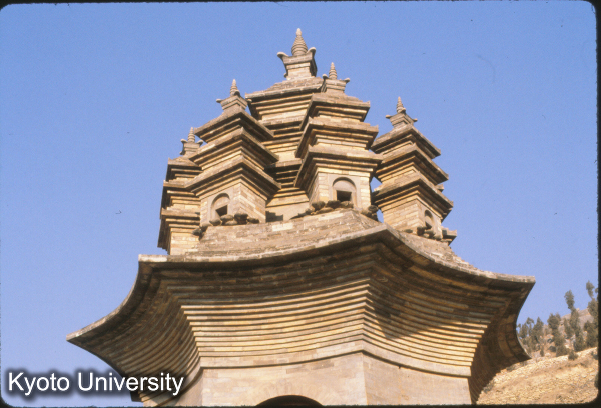 77-4_柳埠 九塔寺九頂塔 頂部 (1)