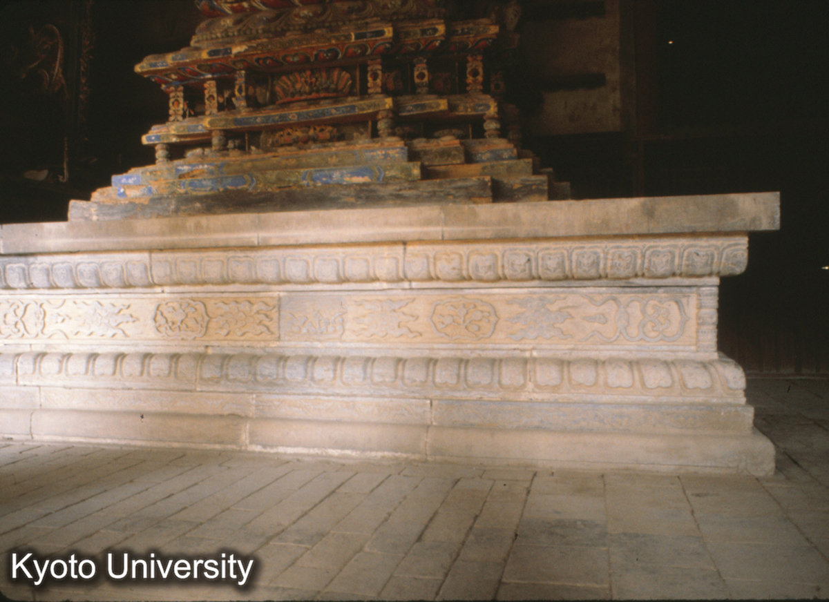 78-15_長清 霊岩寺 千仏殿 須弥座 明万暦でなく,宋 嘉祐6（1061）重建時のもの? (1)