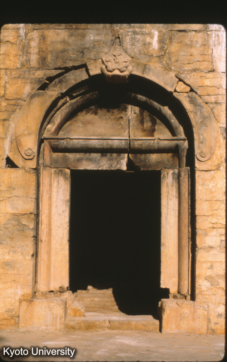 78-27_長清 霊岩寺 慧崇塔 拱門 (1)