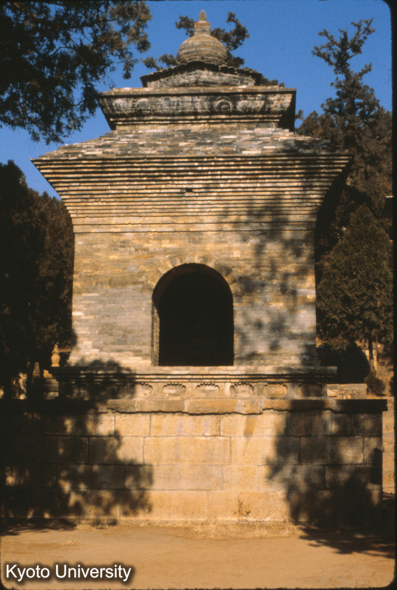 78-33_長清 霊岩寺 塔林 魏 法定塔 磚砌 唐? (1)