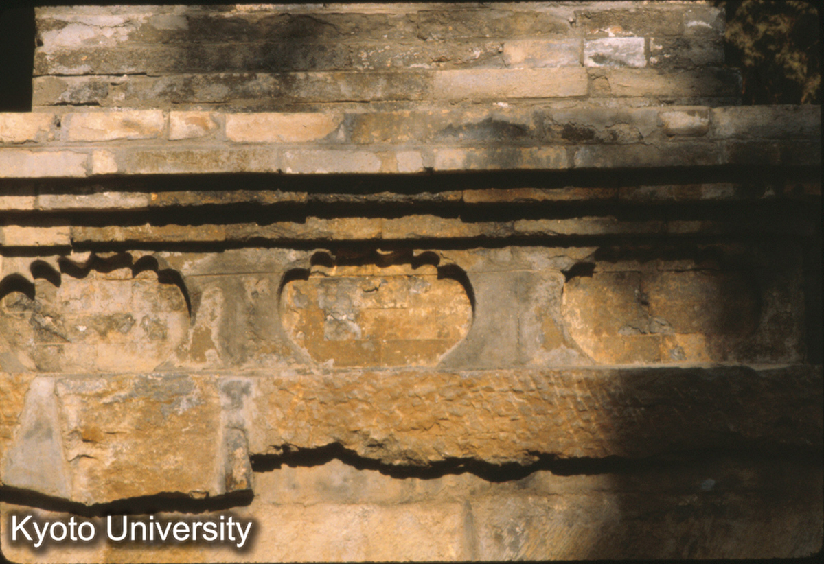 78-36_長清 霊岩寺 魏 法定塔 束腰 壼門 (1)