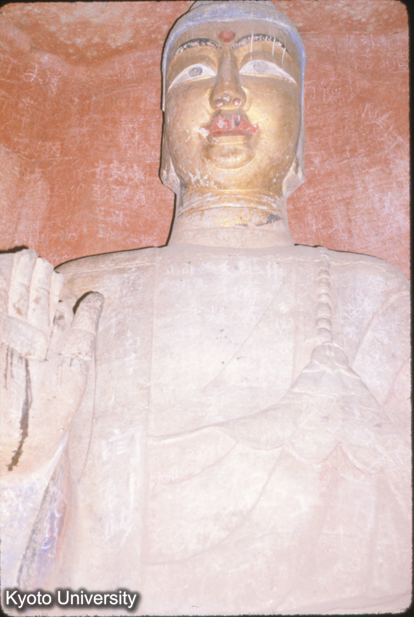 79-21_長清 方山証盟龕 主仏釈迦 北魏?清補修 (1)