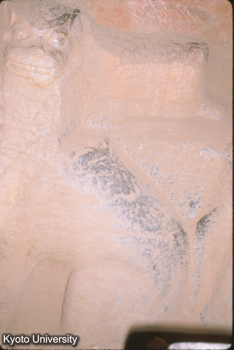 79-23_長清 方山証盟龕 獅子 北魏? (1)