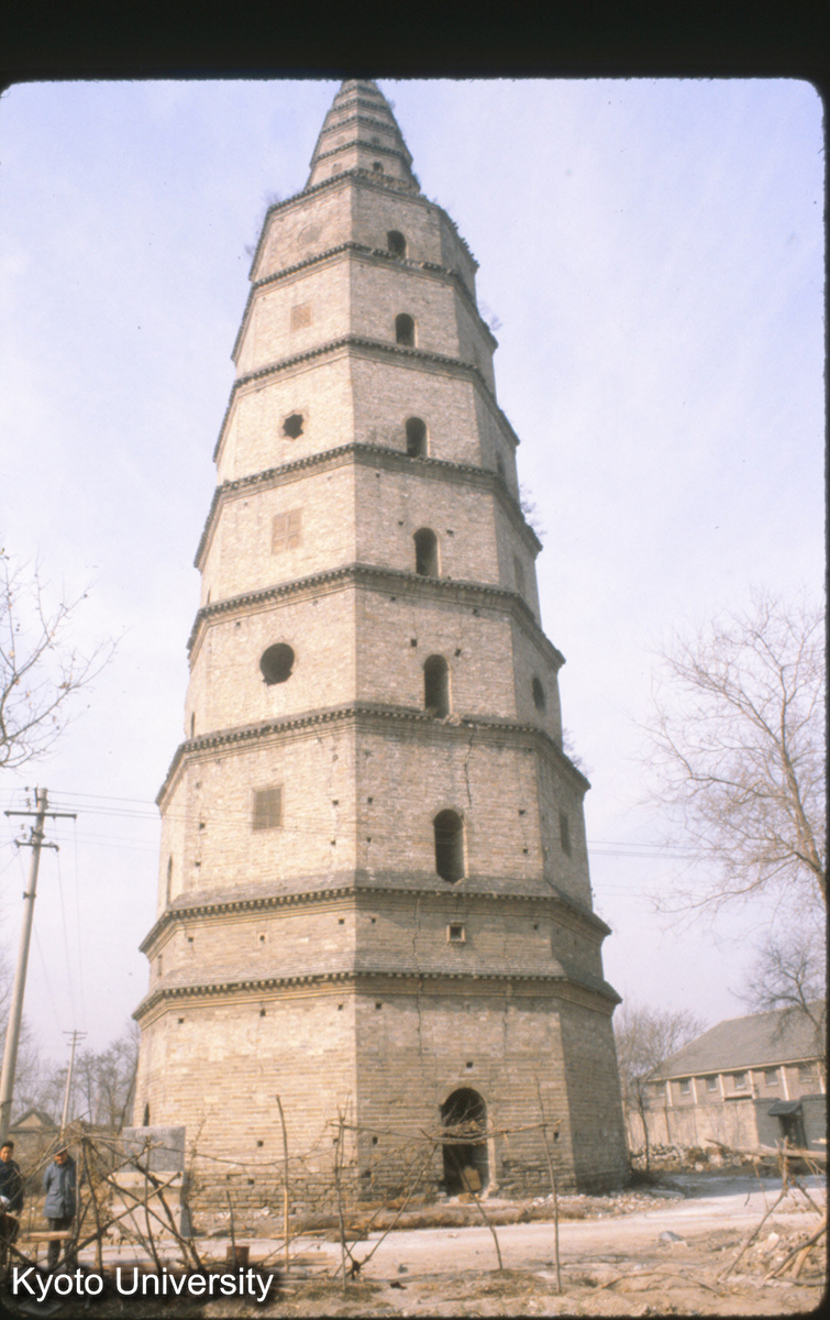 79-28_兗州 興隆寺塼塔 八角十三層（上六層小 下七層大） 北宋大平興国7（982）-嘉祐8（1063） 清康熙重修 (1)