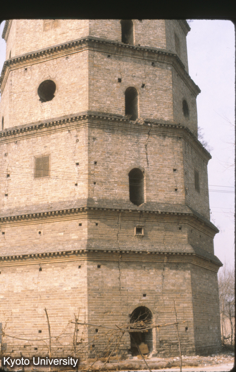 79-29_兗州 興隆寺塼塔 下七層は北宋 (1)