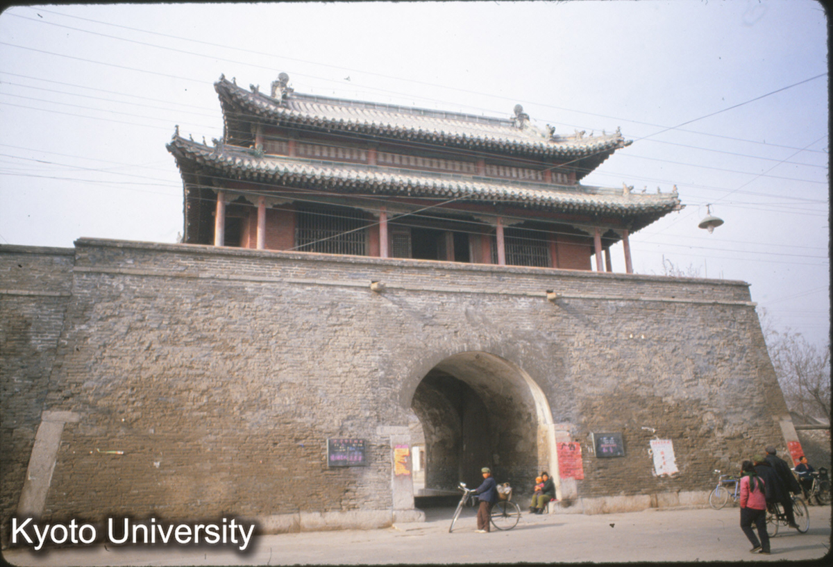 83-19_曲阜 県城東城門 (1)