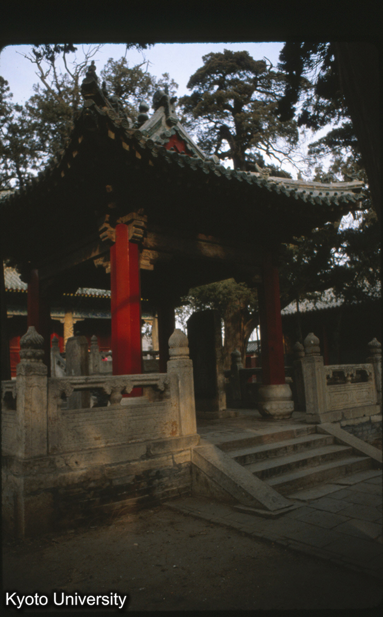 84-21_曲阜 顔廟碑亭 (1)