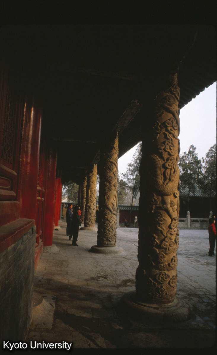 84-24_曲阜 顔廟復聖殿 前廊 (1)