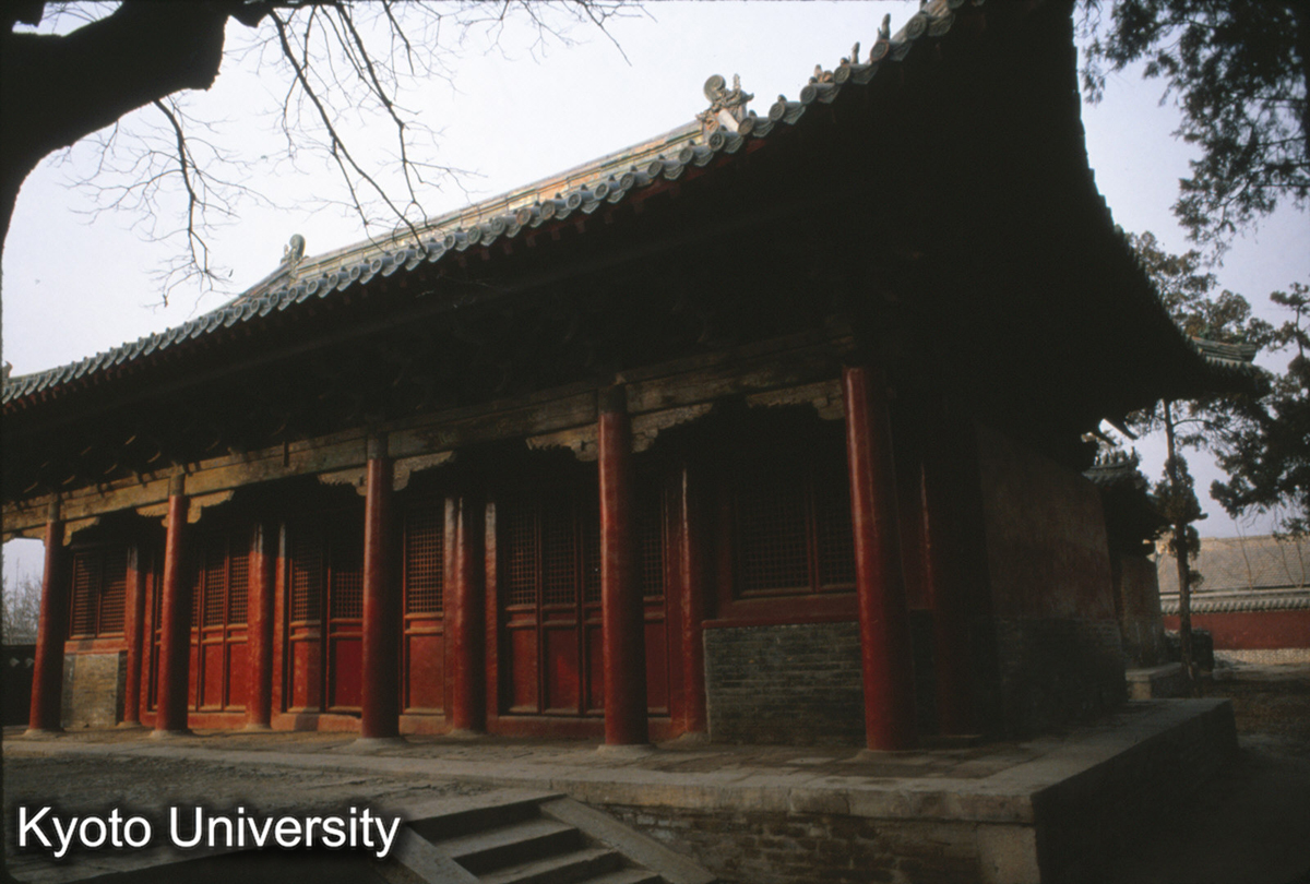 84-28_曲阜 顔廟父母廟 正殿 (1)