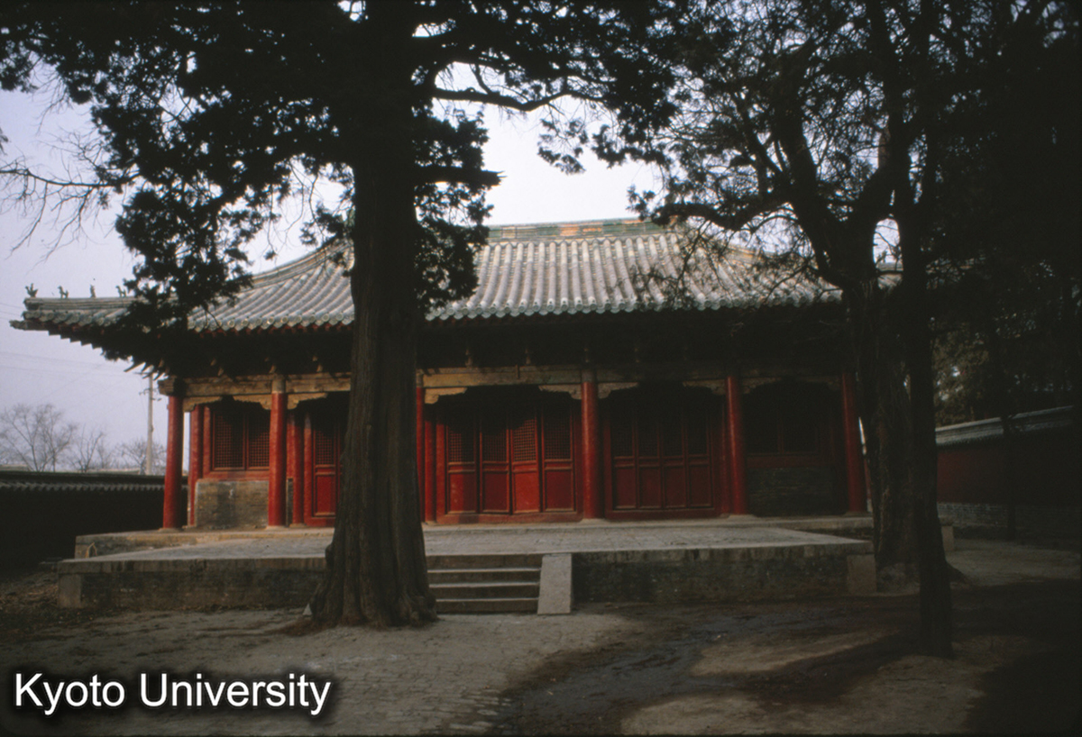 84-29_曲阜 顔廟父母廟 正殿 (1)