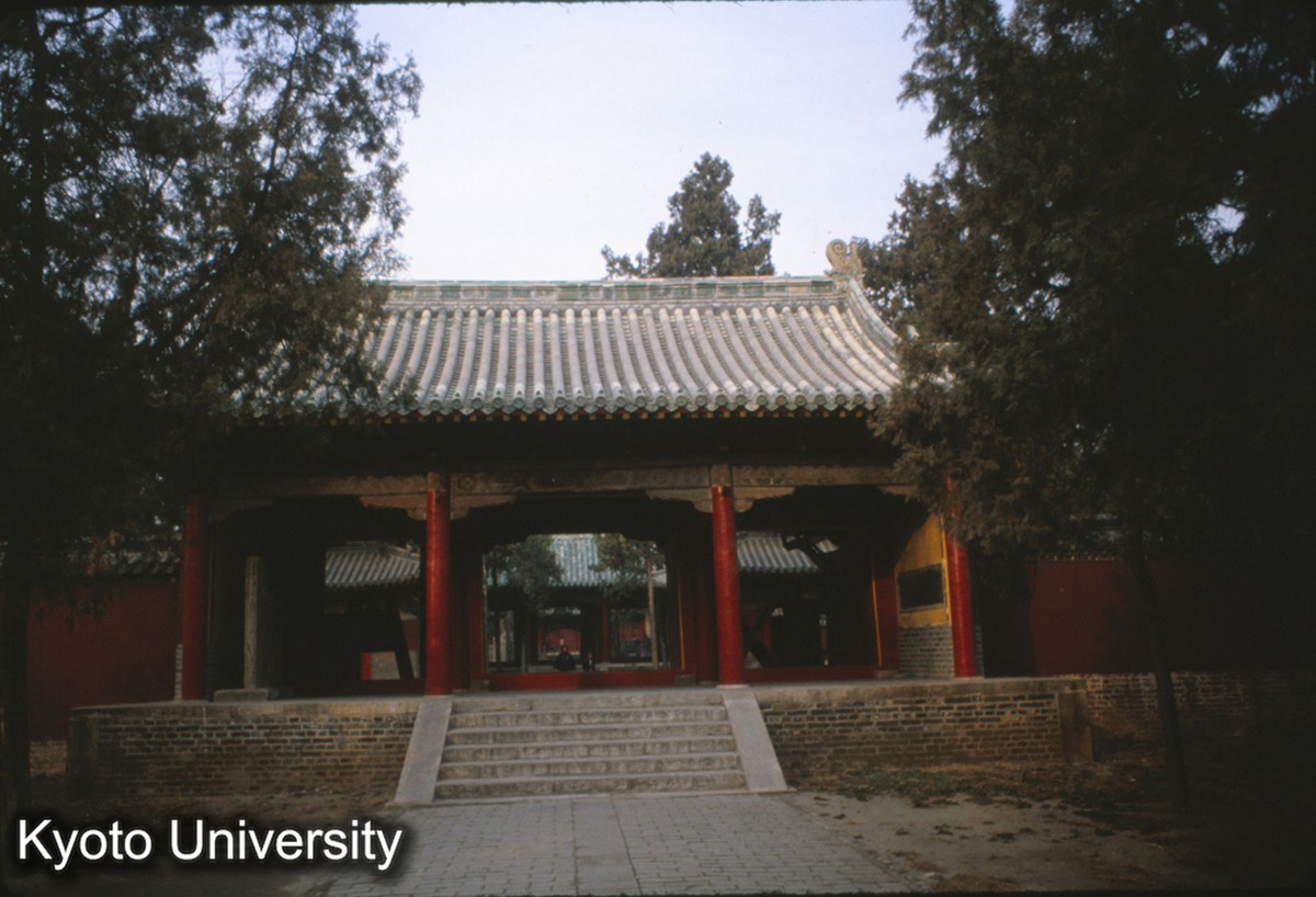 84-33_曲阜 顔廟 帰仁門 (1)