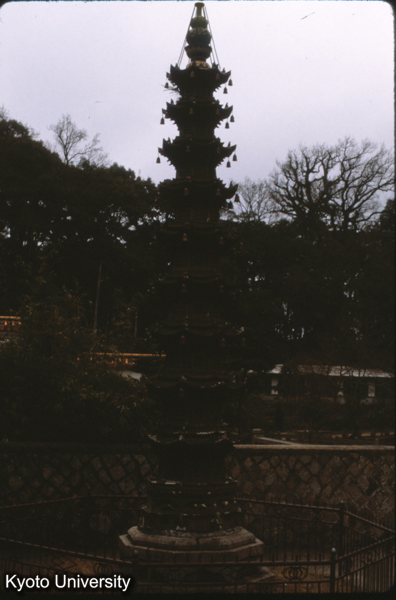 85-9_福州 鼓山湧泉寺陶塔 (1)