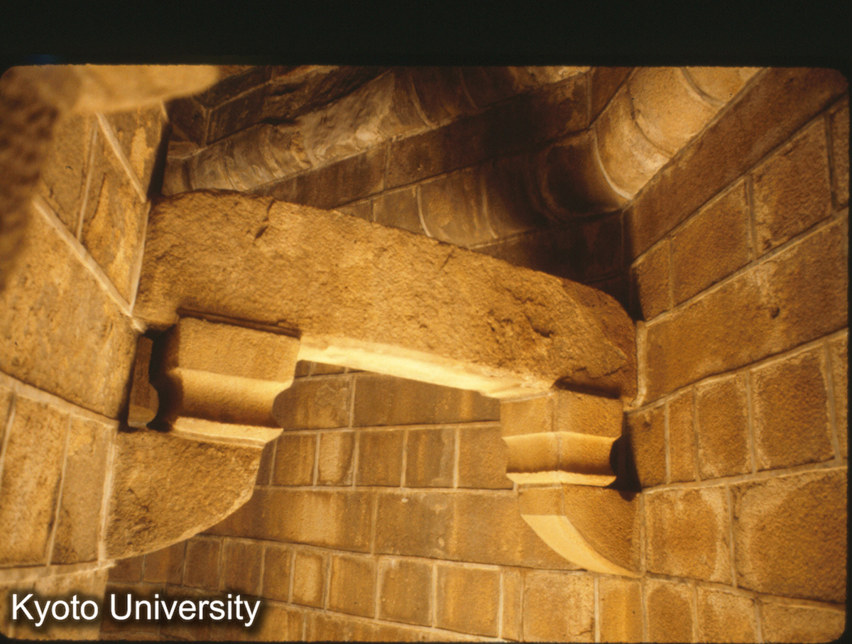 88-1_泉州 開元寺東塔 内部ツナギ梁・斗栱 (1)