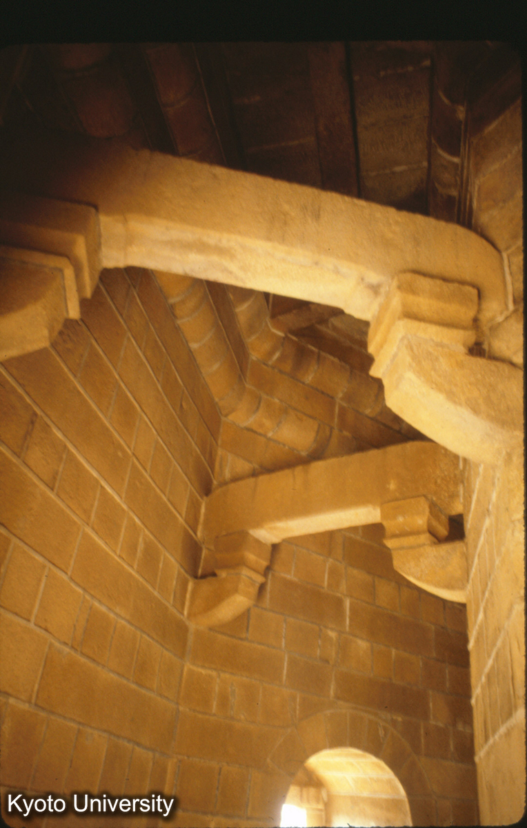 88-2_泉州 開元寺東塔 内部 (1)