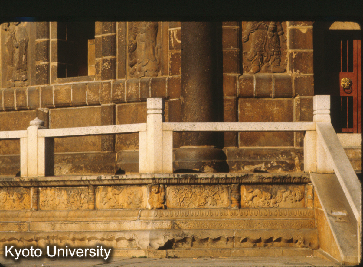 88-15_泉州 開元寺西塔 台基束腰 (1)