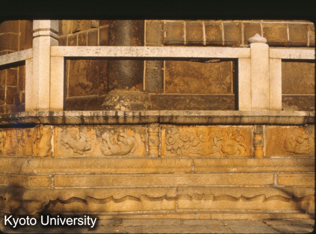 88-16_泉州 開元寺西塔 台基束腰_81 (1)