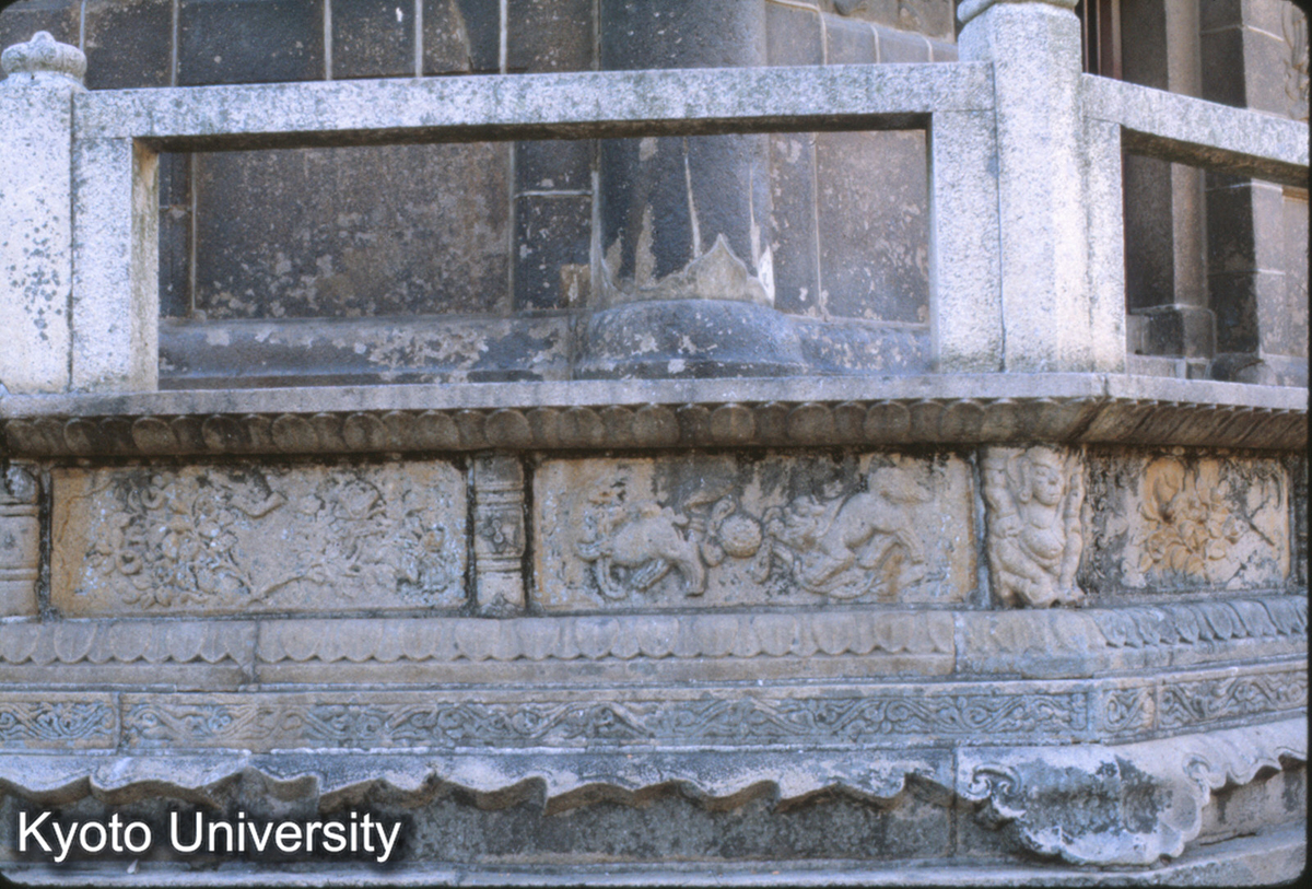 88-20_泉州 開元寺西塔 台基束腰 (1)